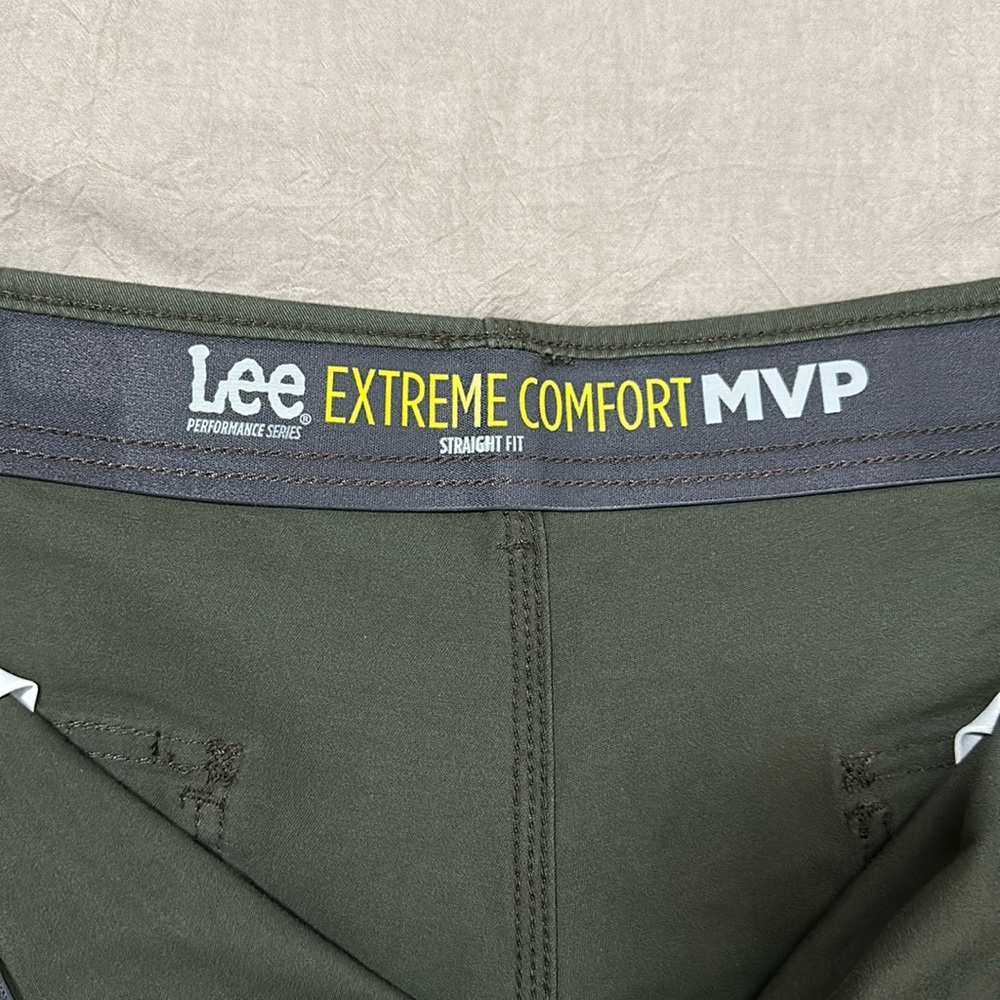 Lee Extreme Comfort MVP Straight Fit 42/30